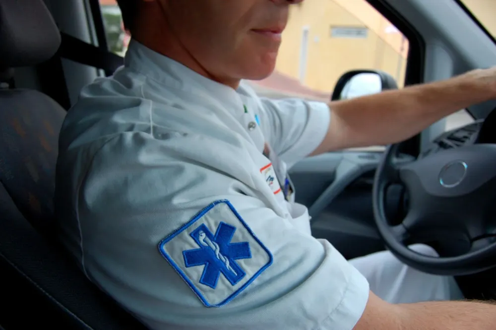 Ambulance pour hospitalisation à  Rives-en-Seine